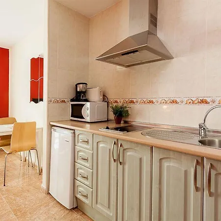 Cenachero فندق مالقة