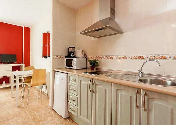 Cenachero فندق مالقة