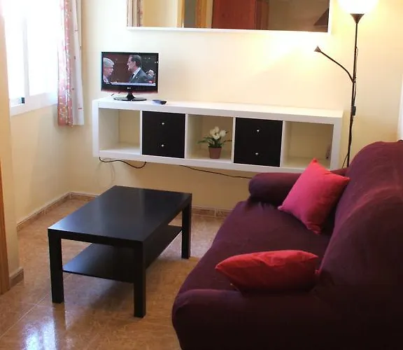 فندق Cenachero 2*