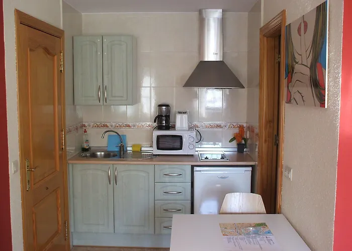 Cenachero فندق مالقة