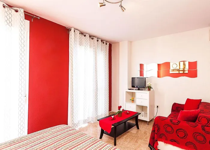 فندق Cenachero 2*